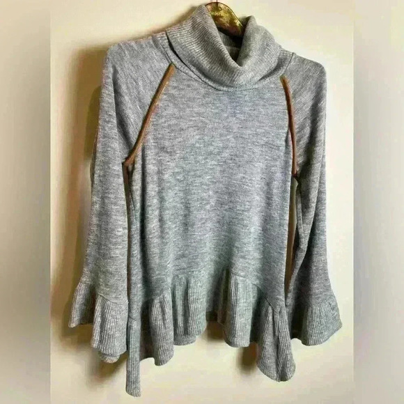 THML- size S sweater - Picture 2 of 8